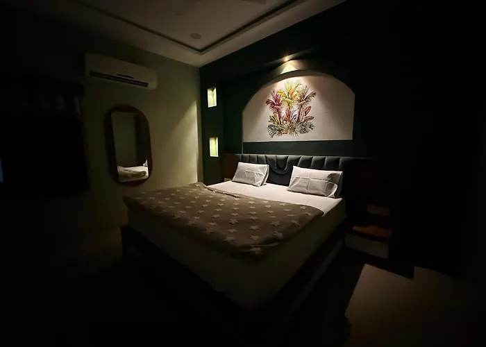 Hotel Maheshwar Stay