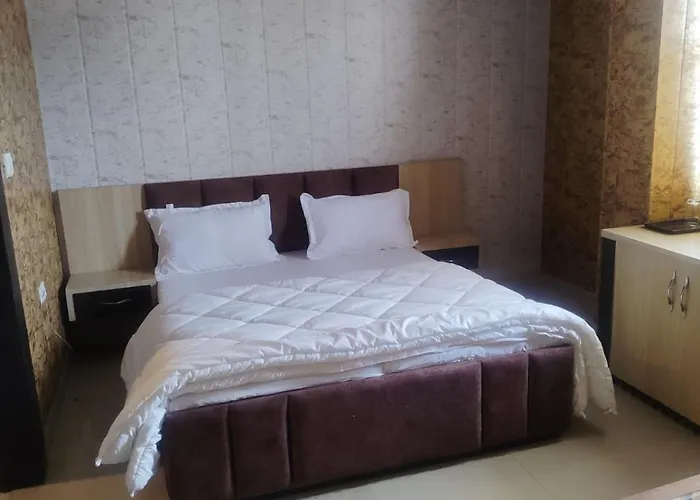Sameer Hotel Kaichi Dham