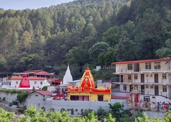 Sameer Hotel Kaichi Dham