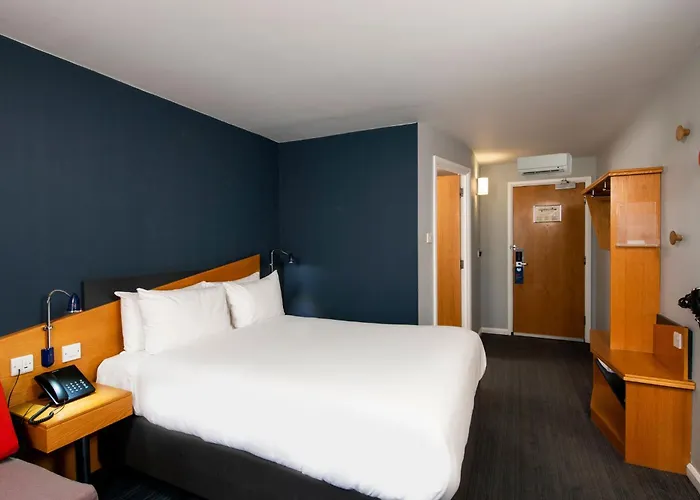 Holiday Inn Express Newport By Ihg
