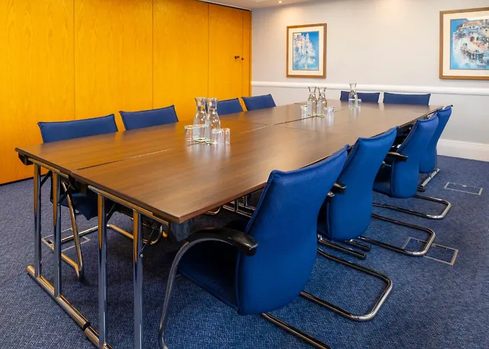 Holiday Inn Express Northampton - South By Ihg