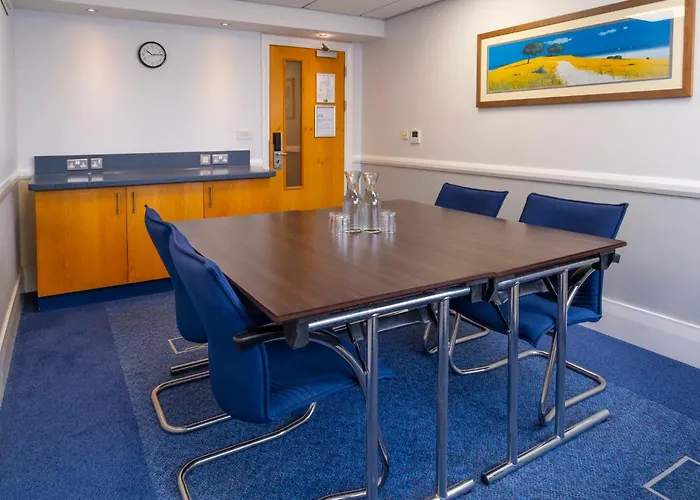 Holiday Inn Express Northampton - South By Ihg