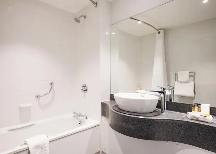 Holiday Inn Farnborough By Ihg