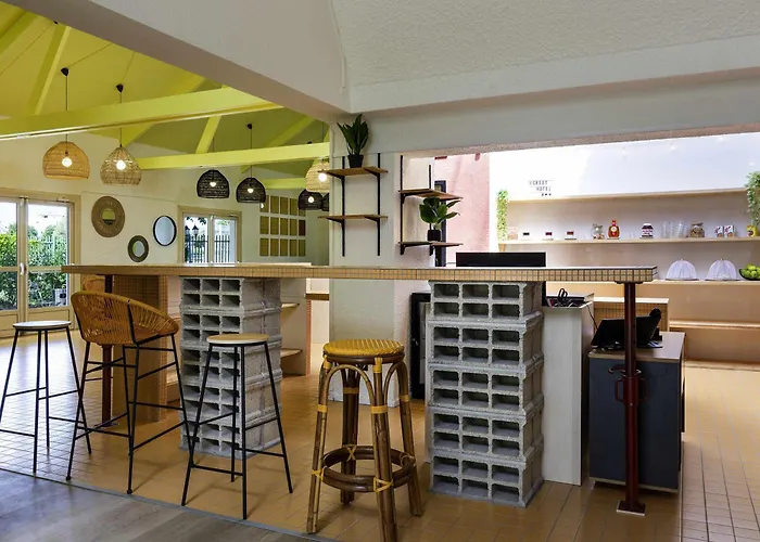 Greet Hotel Villeneuve La Garenne - Renove