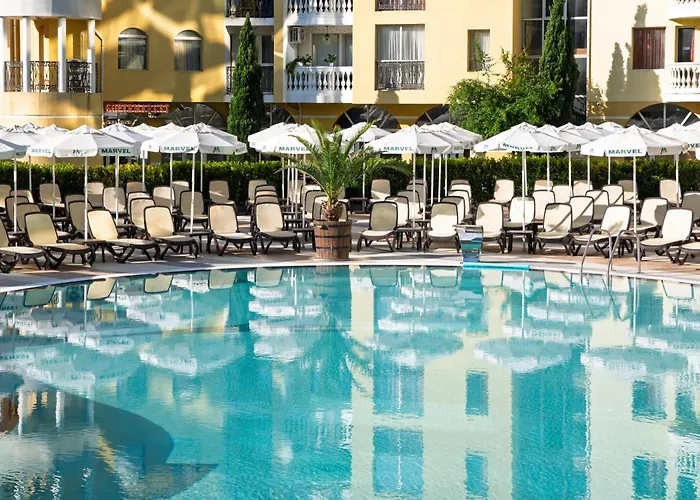 Hotel MARVEL - FULLY RENOVATED FREE Beach Access