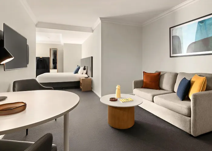 Oaks Perth Hotel