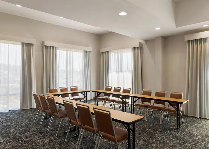 Hampton Inn & Suites Bremerton