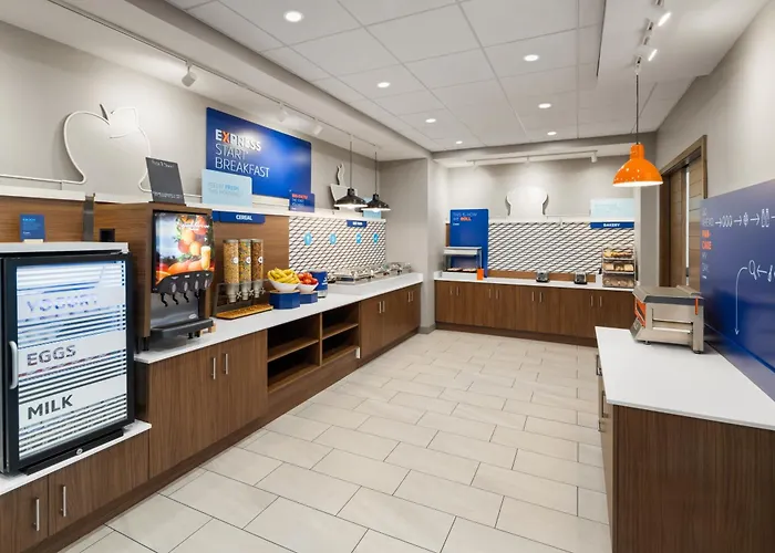 Holiday Inn Express & Suites Seattle Downtown - Lake Union By Ihg