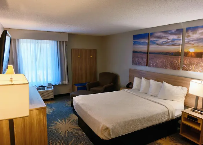 Days Inn By Wyndham Fargo - West Acres