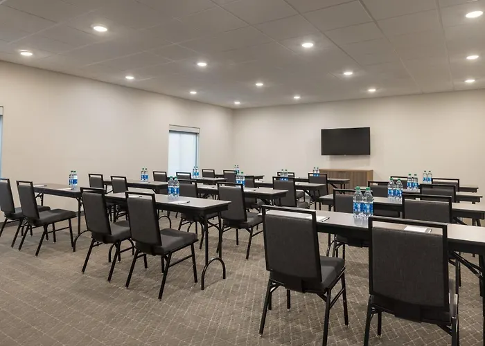 Garner Hotel Warren Northwest By Ihg