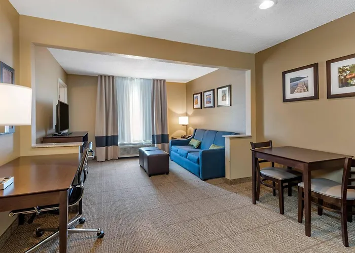 Comfort Inn & Suites Bryant - Benton