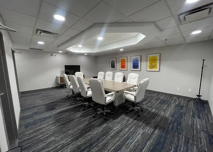 Holiday Inn Express Hotel & Suites Waterford By Ihg
