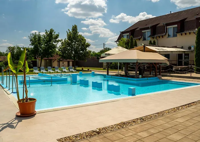 Liza Aqua & Conference Hotel