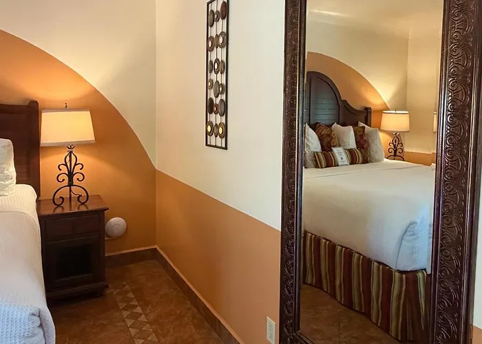 Los Arboles Hotel