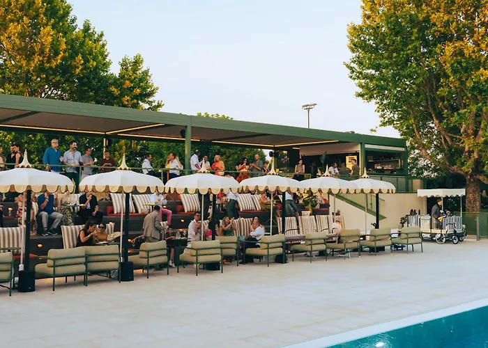 Living Place Hotel