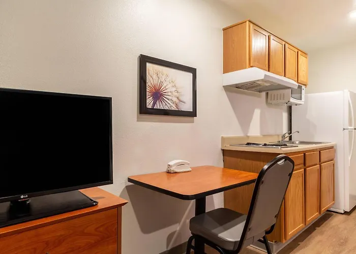 Woodspring Suites Conroe