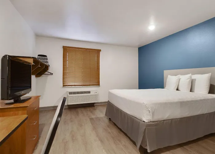 Woodspring Suites Conroe