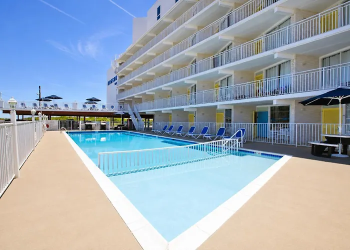 Nassau Inn Beachfront