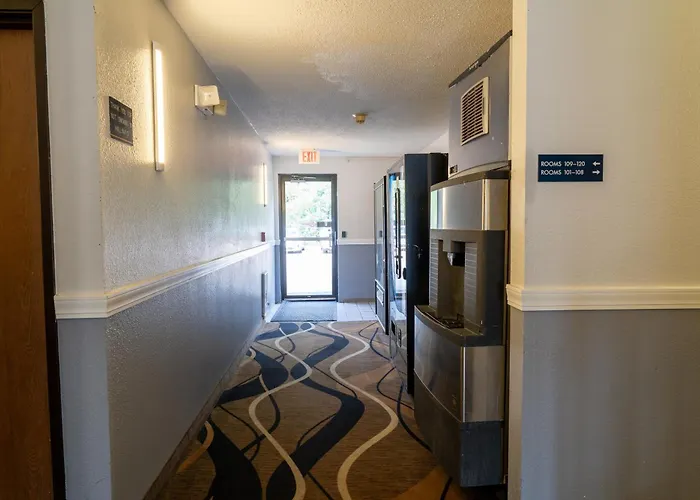 Coratel Inn & Suites By Jasper Hastings