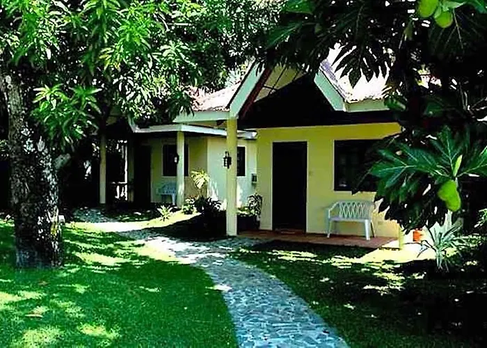 Puesta Del Sol Beach Bungalows And Restobar