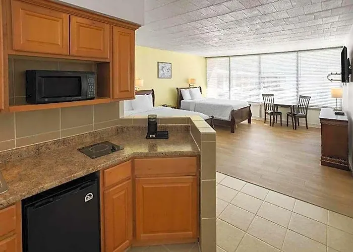 Days Inn By Wyndham Butler Conference Center