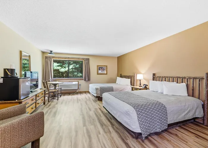 The Lodge At Crooked Lake
