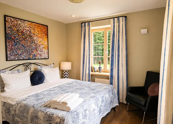 Lake & Library Boutique Hotel