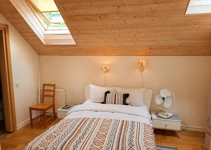 Lake & Library Boutique Hotel