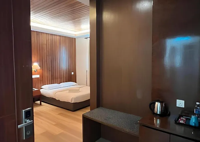 D Eastern Hotel