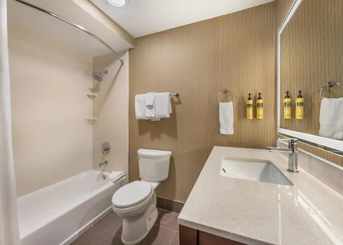 Best Western Plus Portland Airport Hotel & Suites