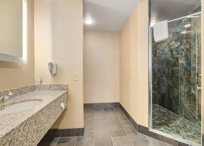 Medallion Inn And Suites