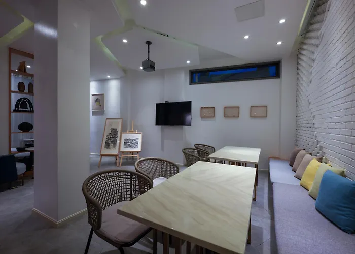 Xinyue Suying Hot Spring Holiday Hotel