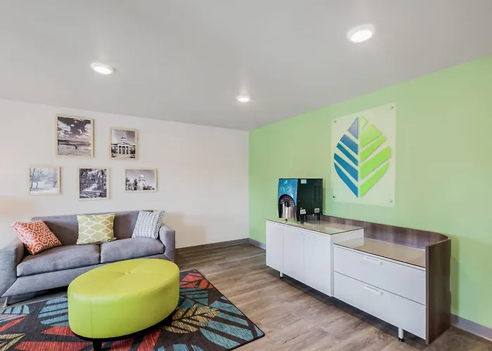 Woodspring Suites Chicago Addison