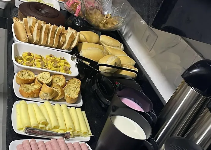 Hotel Ellos - Estacionamento e Café da Manhã Incluso