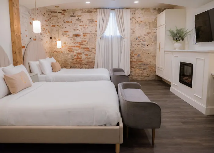 The Chandler Hotel