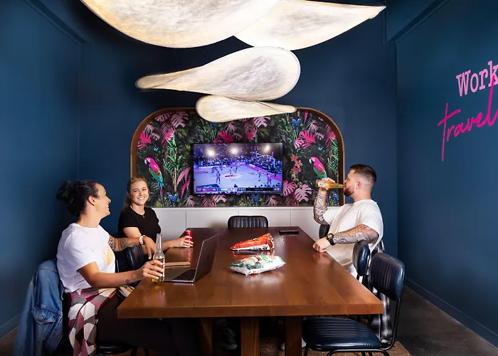 LyLo Auckland Hotel
