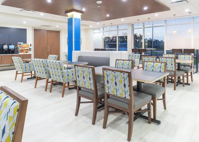Holiday Inn Express & Suites - Fort Myers Airport By Ihg