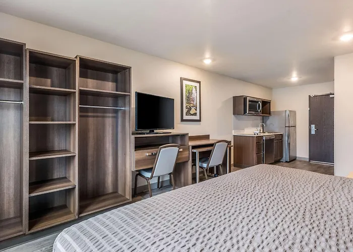 Woodspring Suites Linden