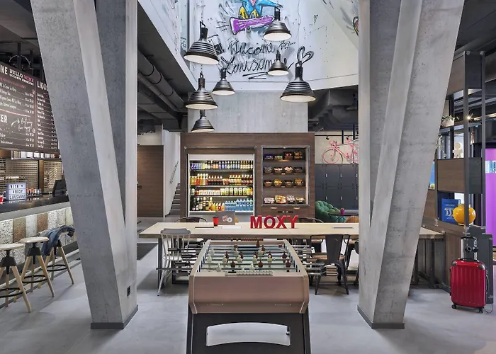 Moxy Lausanne City