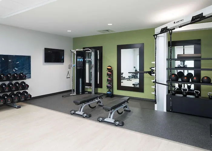 Hampton Inn & Suites Cape Canaveral Cruise Port, Fl