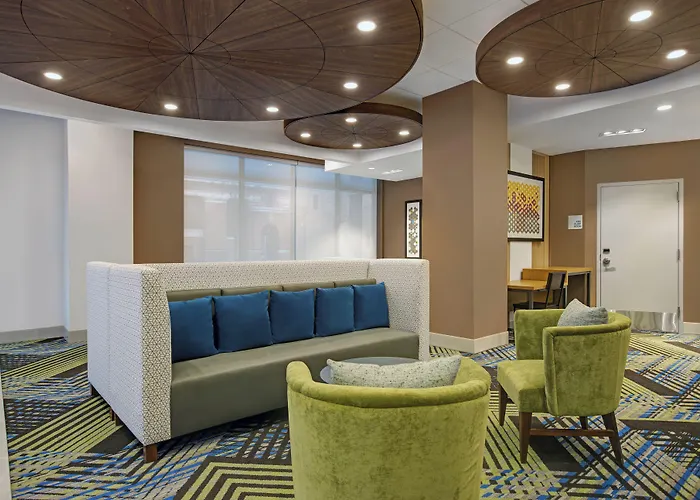 Holiday Inn Express - Milwaukee Downtown By Ihg