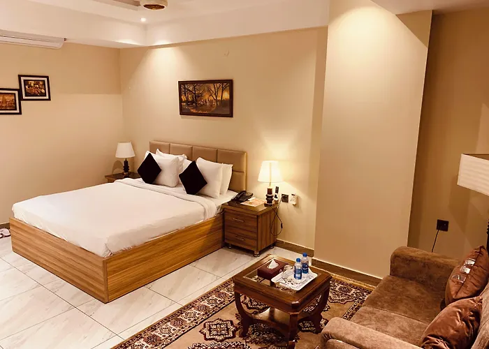 Hotel Pearl Inn