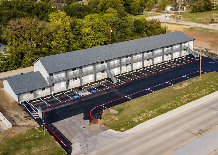 Extended Stay Gun Barrel City