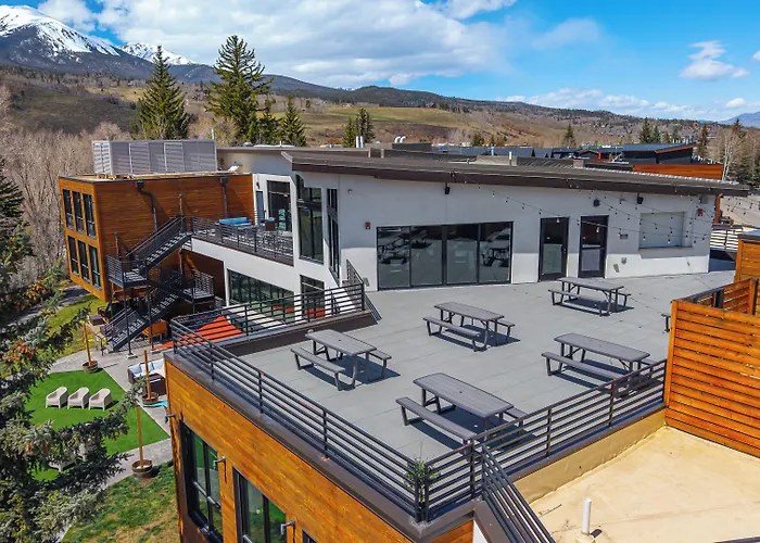 The Block Hotel & Commons