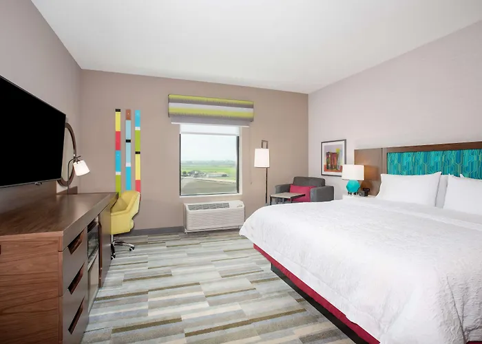 Hampton Inn & Suites Watsonville