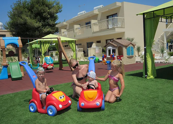 Nelia Gardens