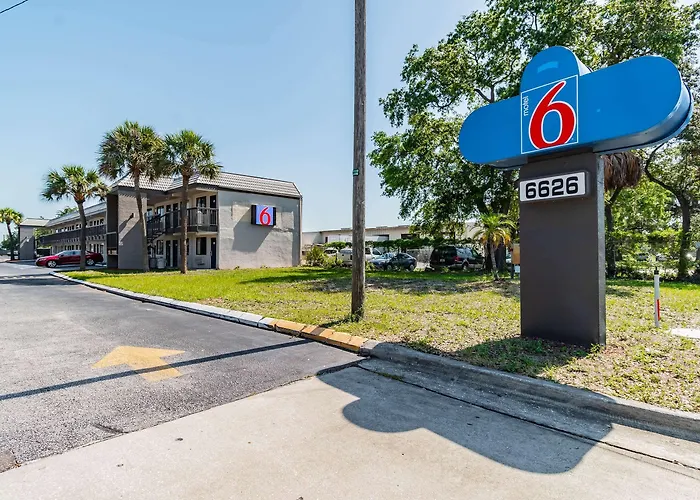 Motel 6 Tampa Near Fairgrounds - Casino Orient Park
