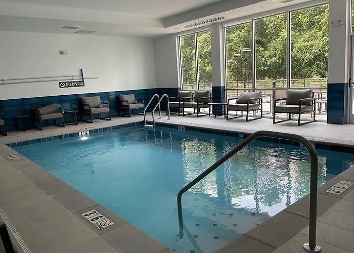 La Quinta Inn & Suites By Wyndham Manchester - Arnold Afb