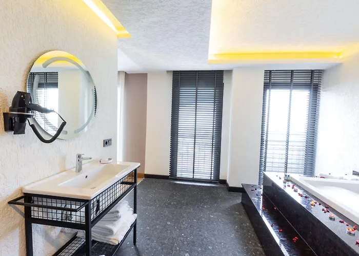 Nehir Otel