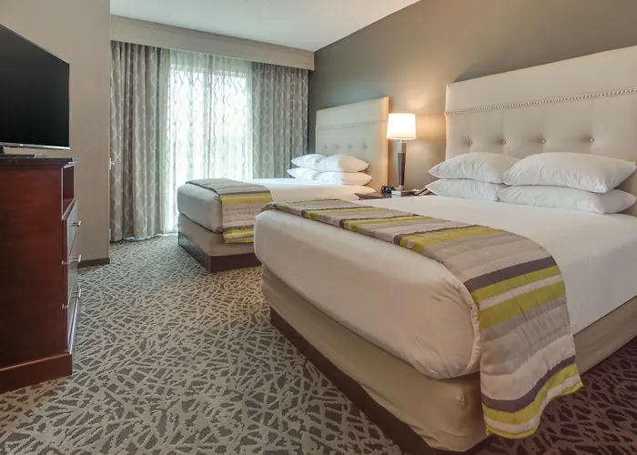 Drury Inn & Suites Cleveland Beachwood